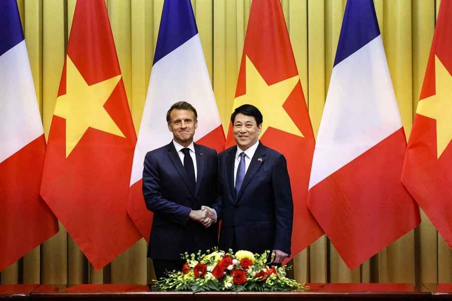 馬克龍訪越簽軍事與科技協議 聚焦印太布局