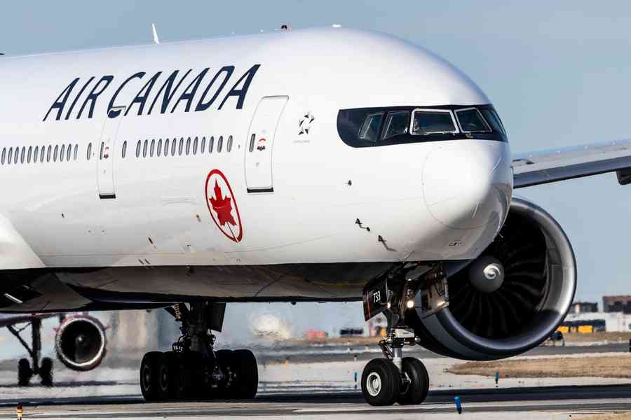 驚魂40分鐘 加航機長空中發狂遭五花大綁