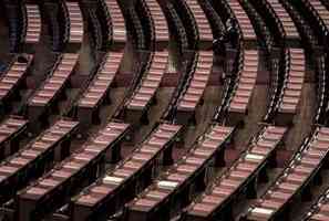 韋拓：「兩會」湊合開 極權如喪屍