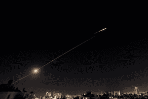 報復美以 親伊朗武裝多線發動襲擊