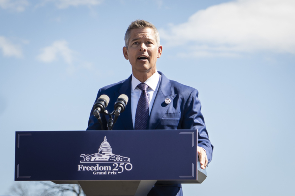 美交通部長：霍爾木茲海峽船隻保險準備就緒