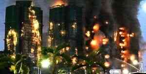 韋拓:7幢樓連燒成港殤 東方之珠新疆化