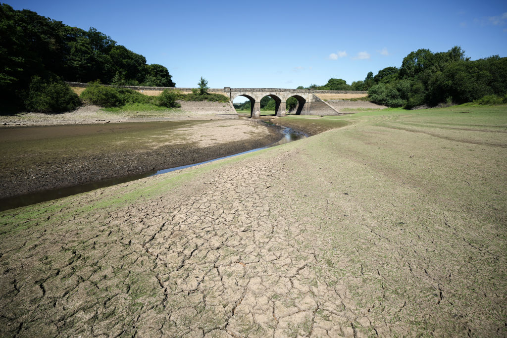 西約克郡的Lindley Wood水庫河床乾涸，水位下降。（ Christopher Furlong/Getty Images）