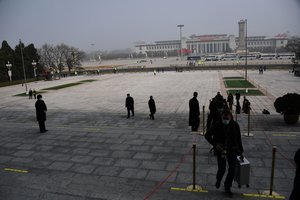 中共兩會首日北京重度陰霾 網民：令人窒息