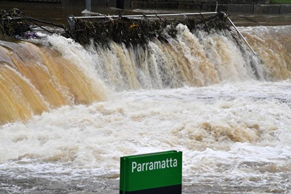 2021年3月22日，澳洲，豪雨造成帕拉馬塔河（Parramatta River）水位高漲。（SAEED KHAN/AFP via Getty Images）