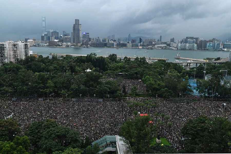 傳中共定9月初平息反送中 港議員促撤條例