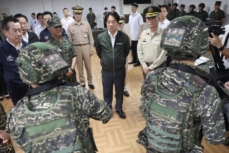 賴清德上任後首度視察台灣海軍陸戰隊