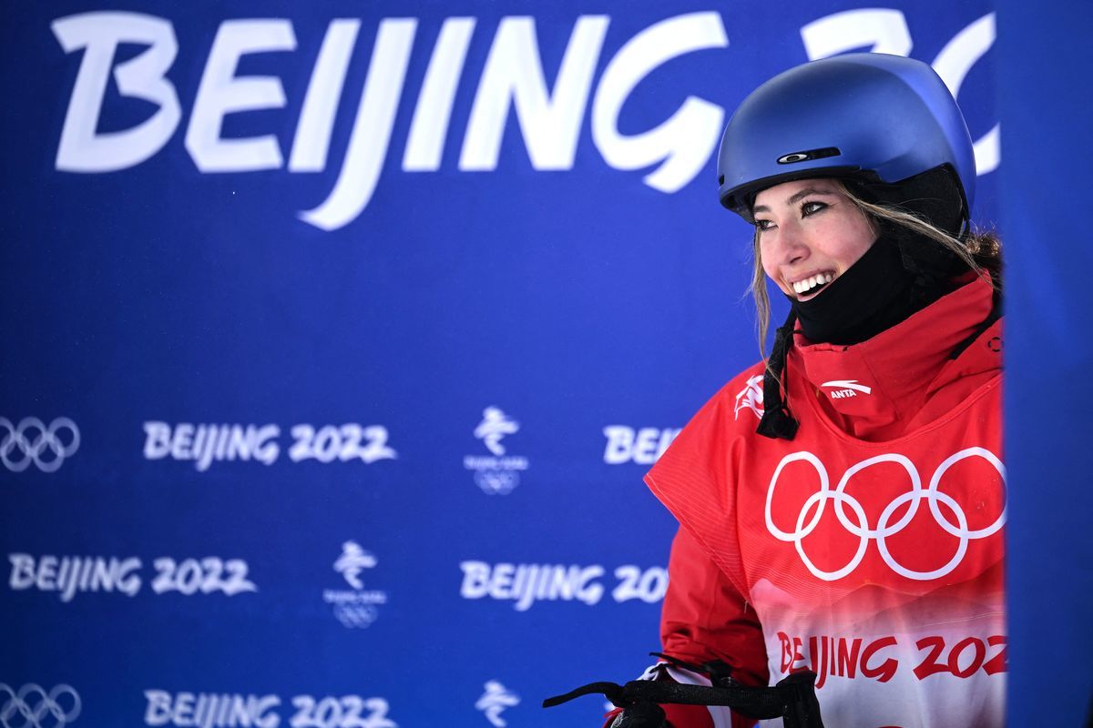 2022年2月15日，北京冬奧會中國選手谷愛凌，在自由式滑雪女子坡面障礙技巧決賽中取得銀牌。（Marco Bertorello/AFP via Getty Images）
