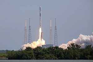 SpaceX成功發射全球最大商業通信衛星