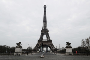 組圖：巴黎封城抗疫 名勝景點一片寂靜