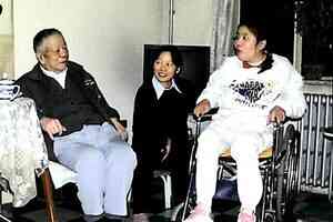 「鉈中毒」案當事人朱令安葬 父母將繼續追兇
