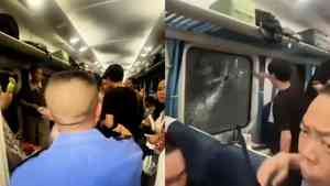 浙江兩火車相撞 受困乘客破窗通風受責引議