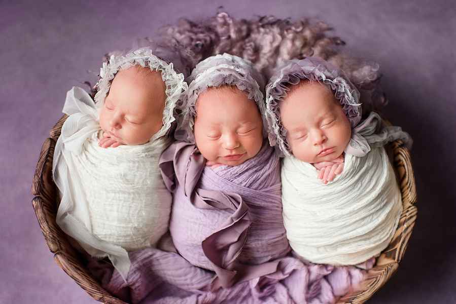 兩億分之一概率 英國夫婦生下罕見同卵三胞胎 