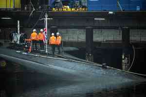 英核潛艇艦長辭職 疑涉議員丈夫中共間諜案