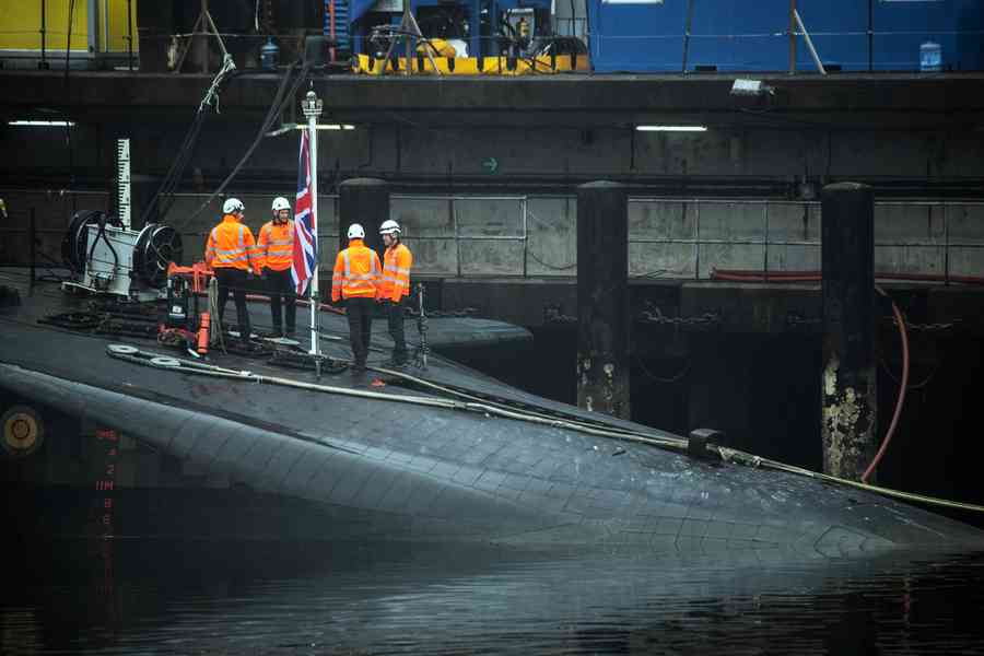英核潛艇艦長辭職 疑涉議員丈夫中共間諜案