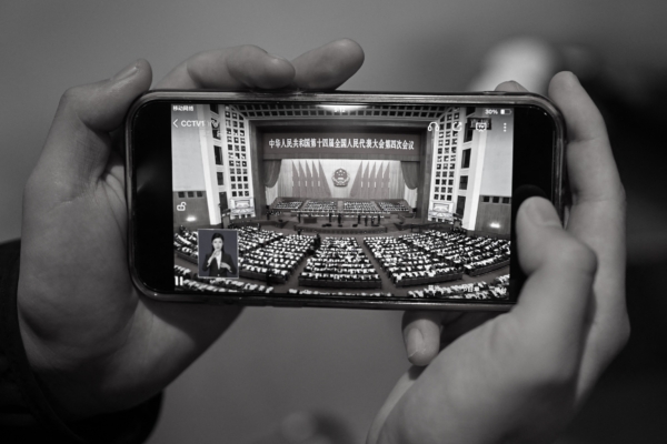 習近平兩會下團 陪同高官人數逐年減少