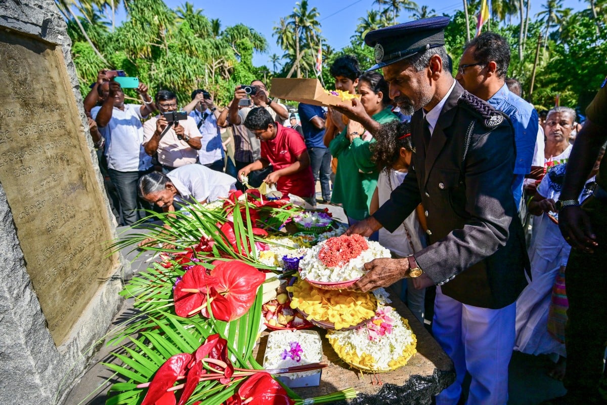 2024年12月26日是南亞大海嘯20周年。當天,印尼、泰國和斯里蘭卡等國家舉行各種活動,悼念海嘯遇難者。圖為斯里蘭卡的紀念儀式。(Ishara S. KODIKARA/AFP)