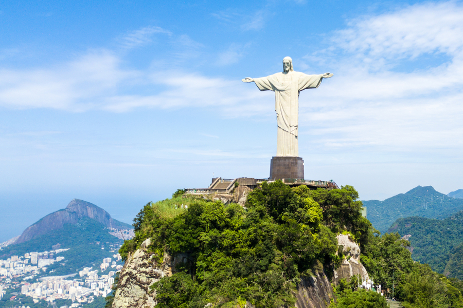 巴西男子在樹幹中發現耶穌像 網民：神蹟