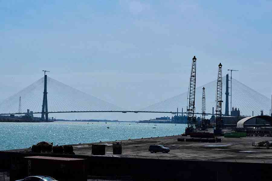 特朗普再度批評加中貿易協議 擬禁美加邊境新橋通車