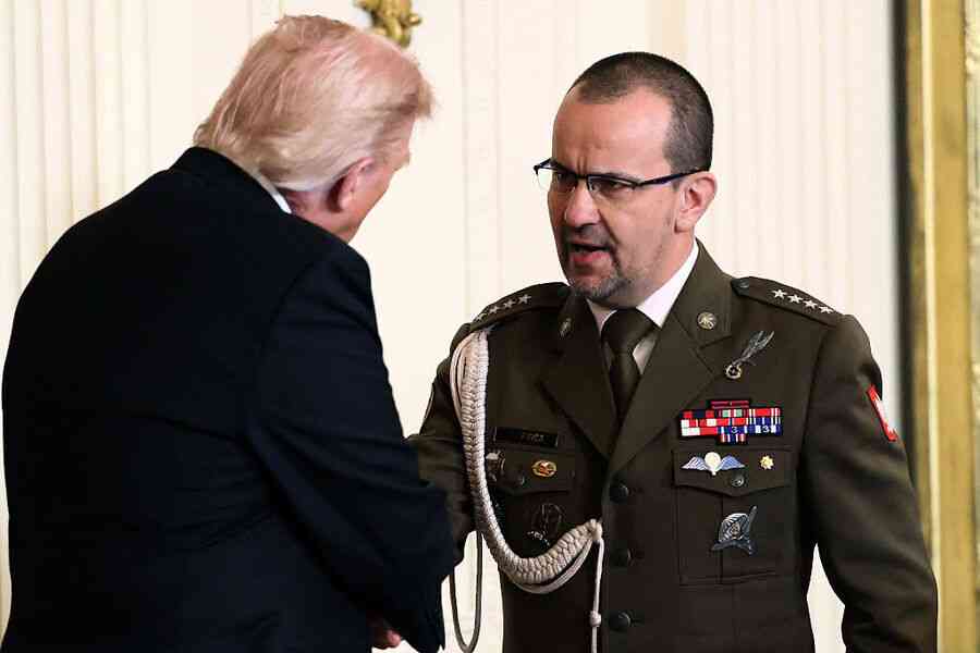 特朗普頸部發紅 醫生：預防性皮膚治療藥物所致