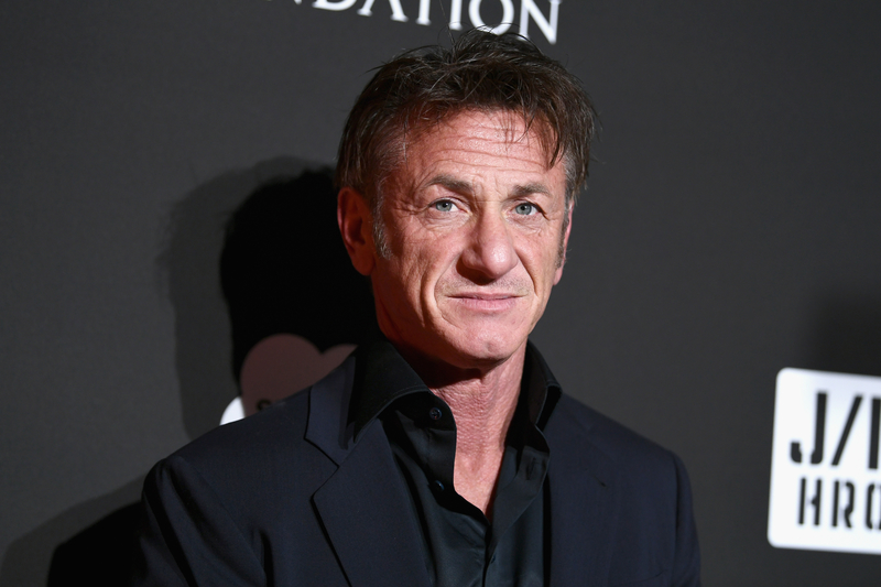 Sean Penn「人在烏克蘭」 挺進戰地拍入侵紀錄片