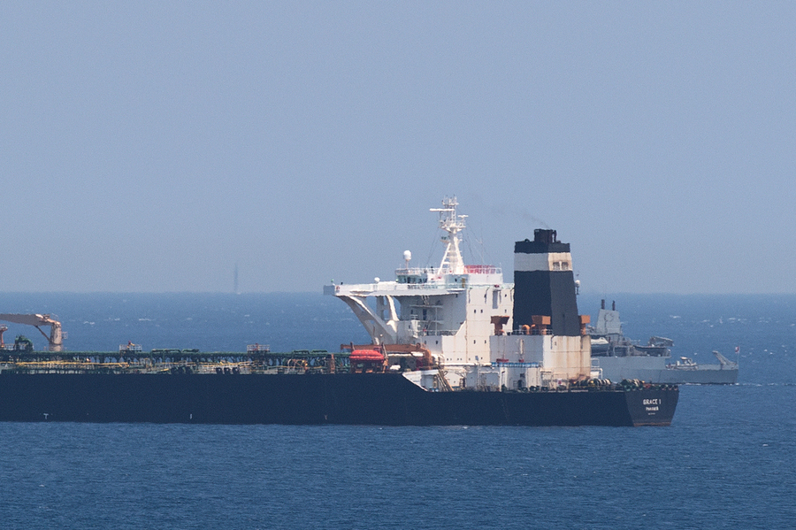 中國油輪為規避美國制裁 航行中喬裝改名