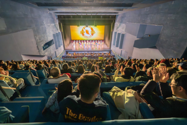 台北場爆滿 科學家：神的能量由神韻傳至人間