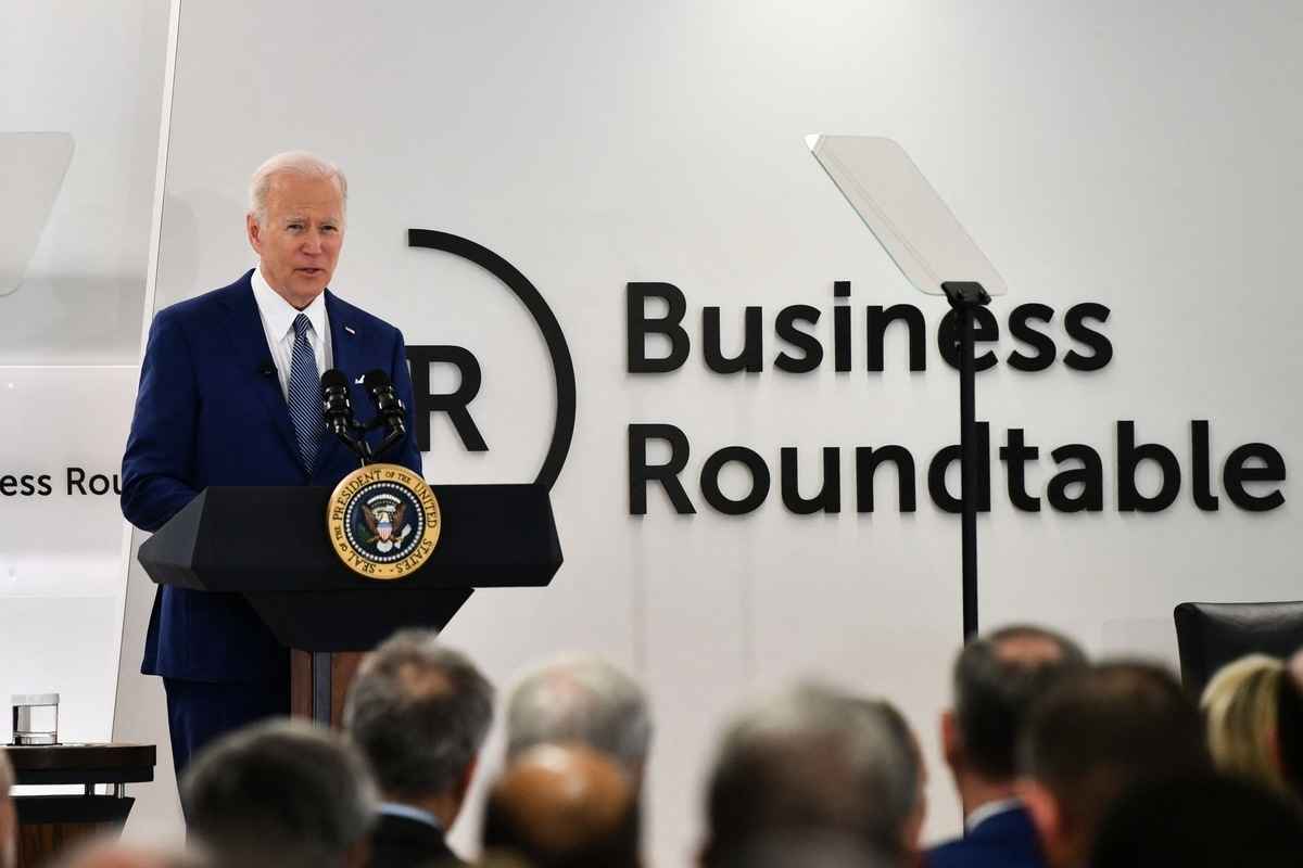 2022年3月21日，美國總統拜登在華盛頓特區舉行的商業圓桌組織CEO季度會議上發表講話。（NICHOLAS KAMM/AFP via Getty Images）