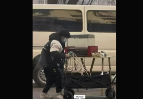 遼寧11歲男孩擺攤 知情人:6歲已輟學照顧病父