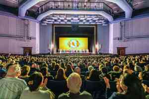 神韻羅斯蒙特市開演 市長連十載致賀信