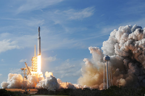 SpaceX首次發射美國軍用導航衛星