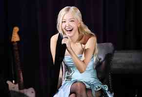 勇奪全英音樂獎年度大獎 Rosé成為K-POP第一人