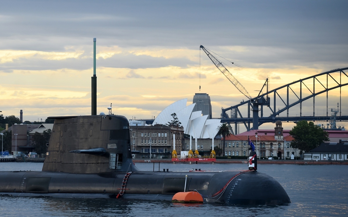 圖為2016年停靠在悉尼港的澳洲海軍柯林斯級潛艇。（ PETER PARKS/AFP via Getty Images）