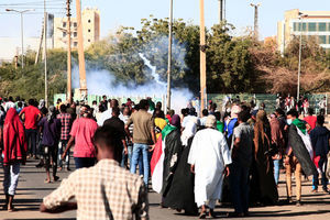 蘇丹數千人上街抗議軍方政變