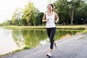 研究：從事體能活動可改善工作能力 一生受用