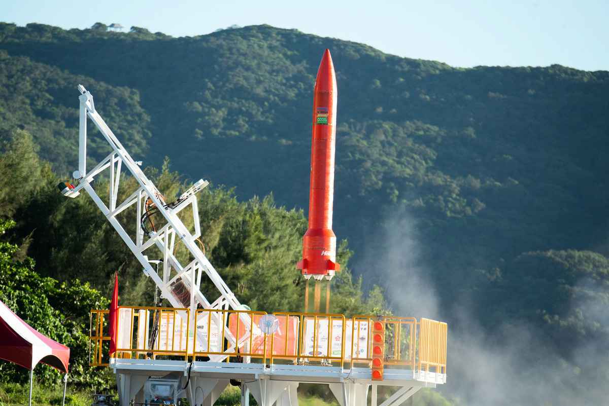 台灣首支混合式類衛星載具火箭升空。（中華民國國家太空中心提供）