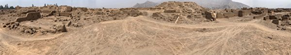 2021年11月30日,秘魯,「卡哈馬爾基利亞」(Cajamarquilla)考古遺蹟,先前此地發現了一具約800至1,200年歷史的木乃伊。(Cris Bouroncle/AFP via Getty Images)