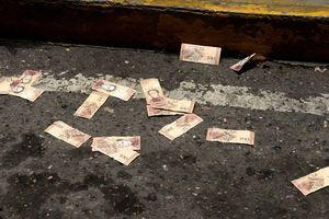 委內瑞拉貨幣貶96% 最低工資漲30倍