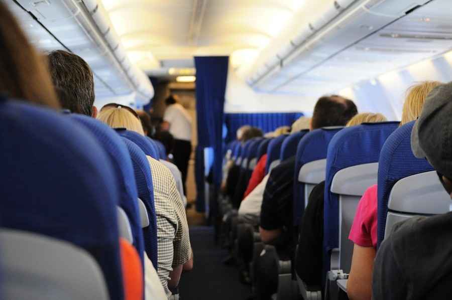 空姐手記｜搭乘長途機避免犯這八個錯誤 旅程更舒適