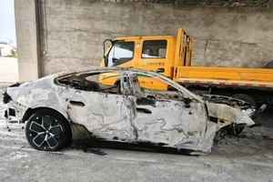 小米SU7撞護欄起火 車上3名女大學生被燒死