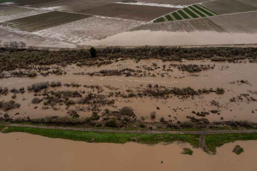 美國加州大雨後的洪水 為什麼不能改善乾旱？