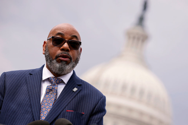 美國最大工會向民主黨人施壓 要求結束政府停擺