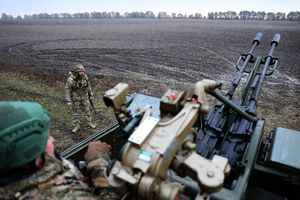 烏克蘭：煉油廠遇襲失火 擊退俄軍前線攻擊