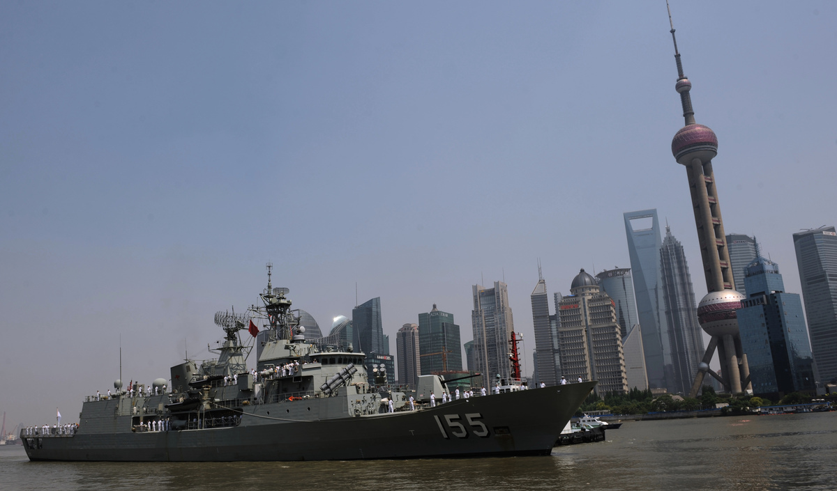 圖為澳洲海軍的澳紐軍團（Anzac）級巡防艦巴拉瑞特（Ballarat）號於2012年5月訪問上海。（PETER PARKS/AFP/GettyImages）