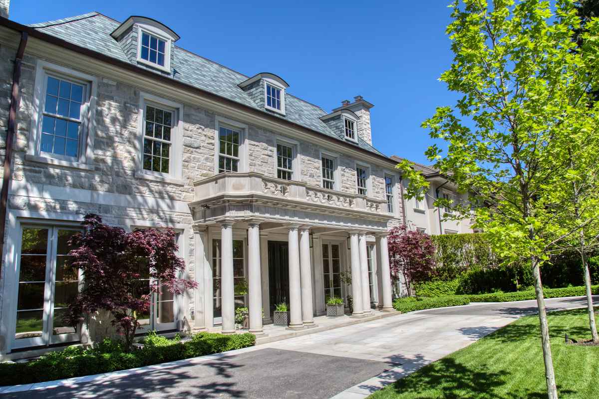 加媒稱，肖建華家族在加拿大大多倫多地區的一些個人財產，包括一套價值接近400萬加元的豪華公寓，以及一棟面積超過1.7萬平方呎的城堡式豪宅。圖為示意圖。（Shutterstock）