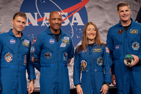 繞月歸來 太空人曝浩瀚宇宙震撼心靈