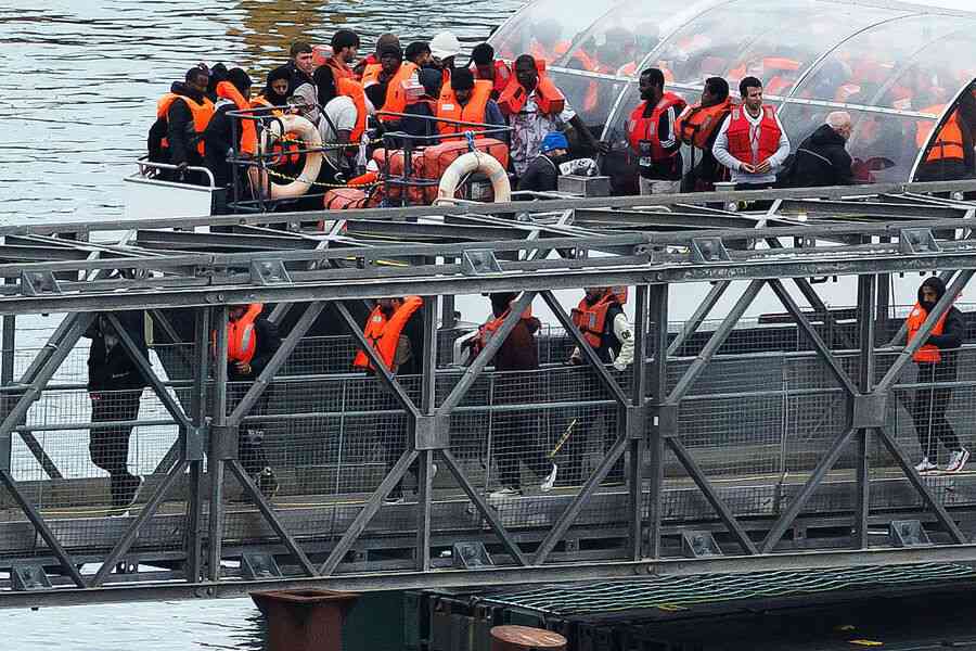 一年五萬偷渡客進英國 阿富汗人最多