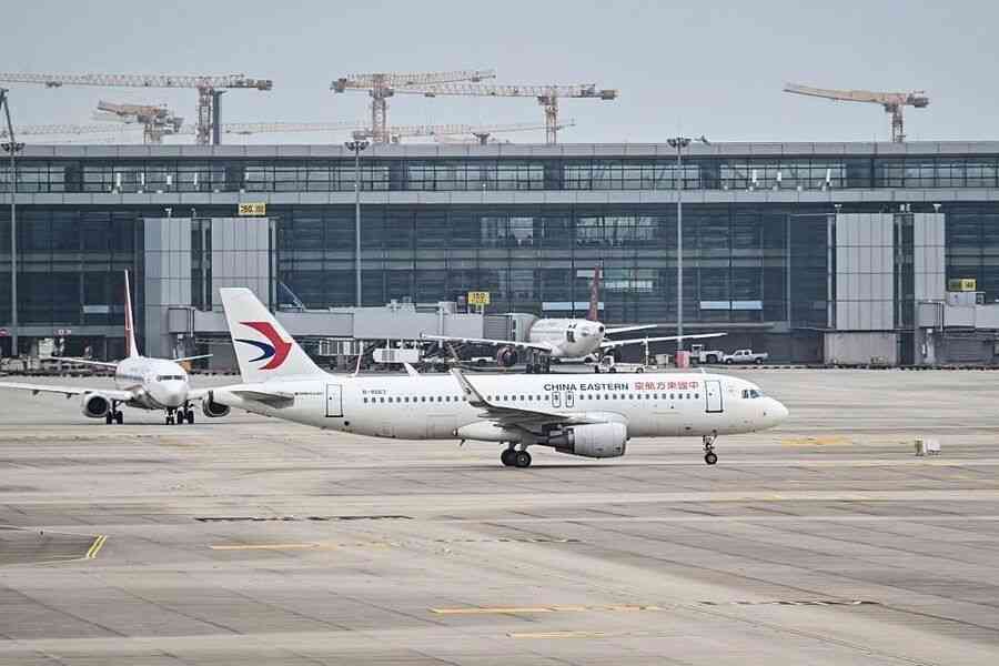 中國「五一」民航客流下滑 節後機票大幅降價