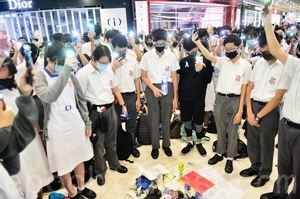 要求上報戴口罩學生人數 香港教育局被轟