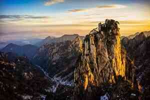 金山風雲之頂天立地（2）初遇佛法